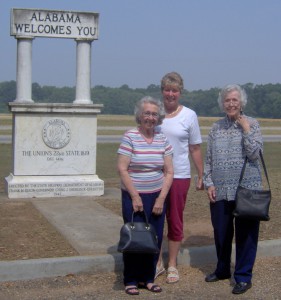 Sue Spencer, Pam Spencer, & Laura Young  on the way to 2008 homecoming.