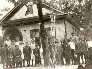 Flatwoods School students dated 1913